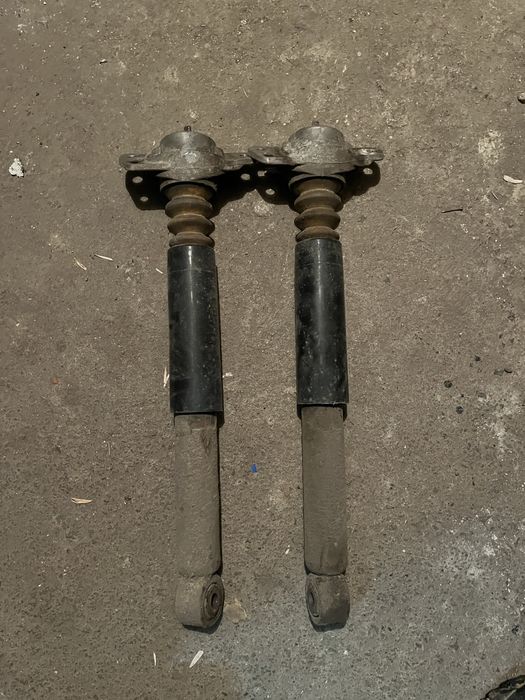 Задни амортисьори за Голф 5+