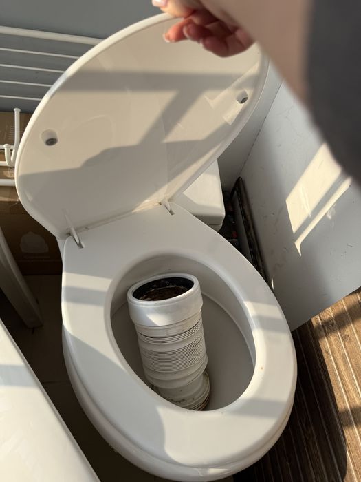 Продам унитаз и раковину за 20 тыс