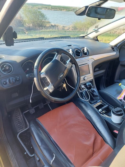Vînd Ford  s max