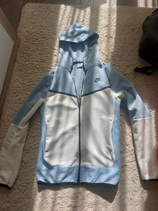 nike tech nou primit cadou