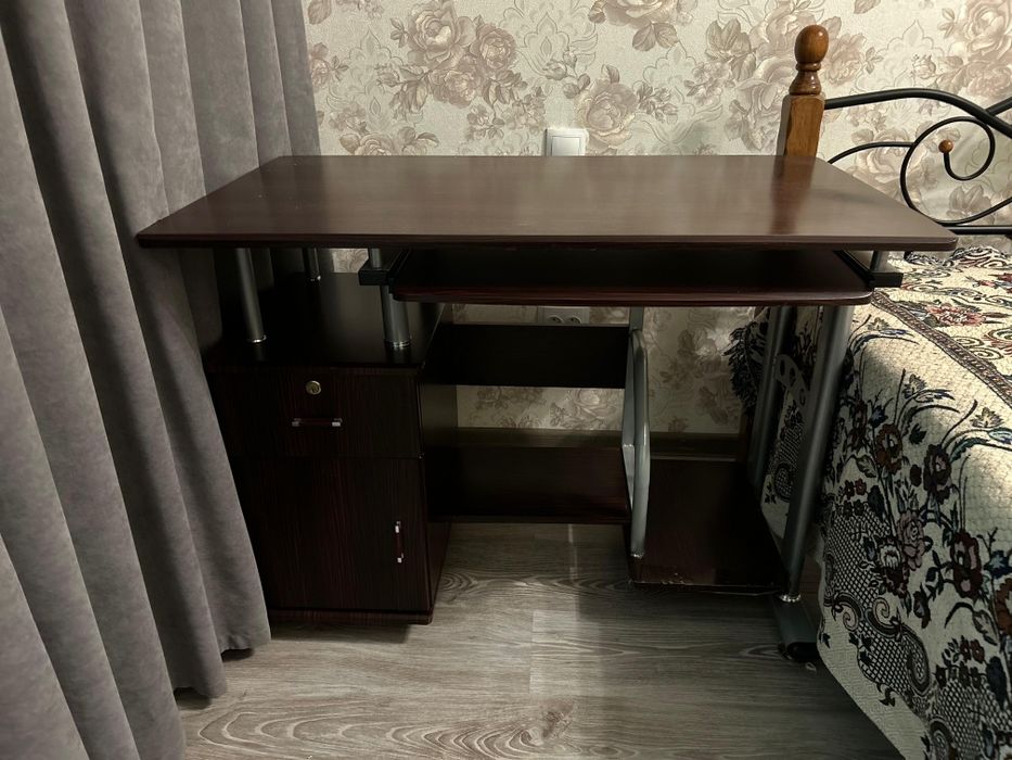 Компьютерный столик