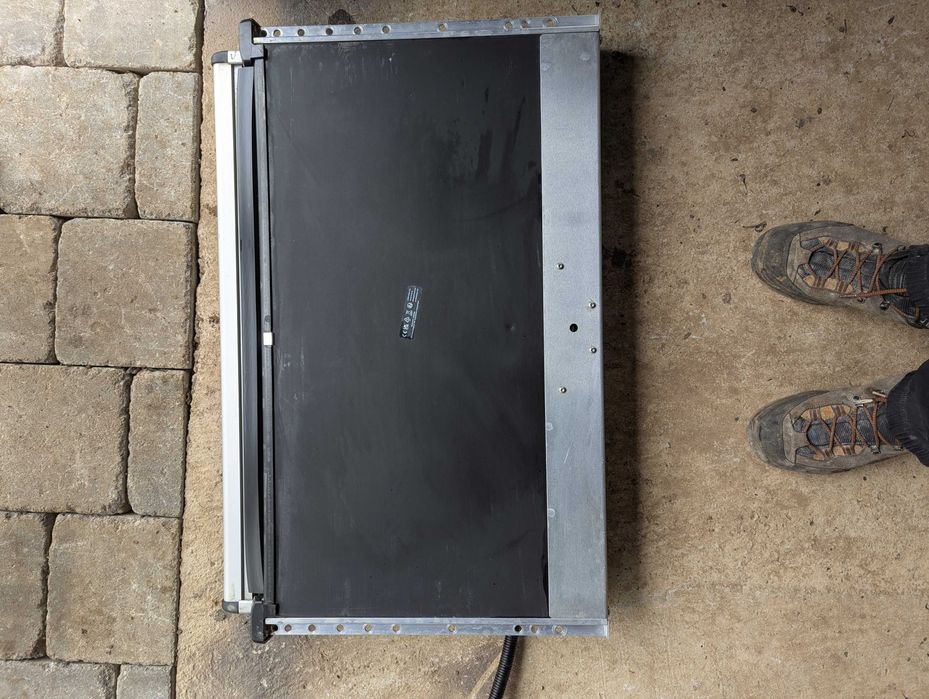 Thule Slide-Out Step 12 V / scara electrica thule autorulota 12V