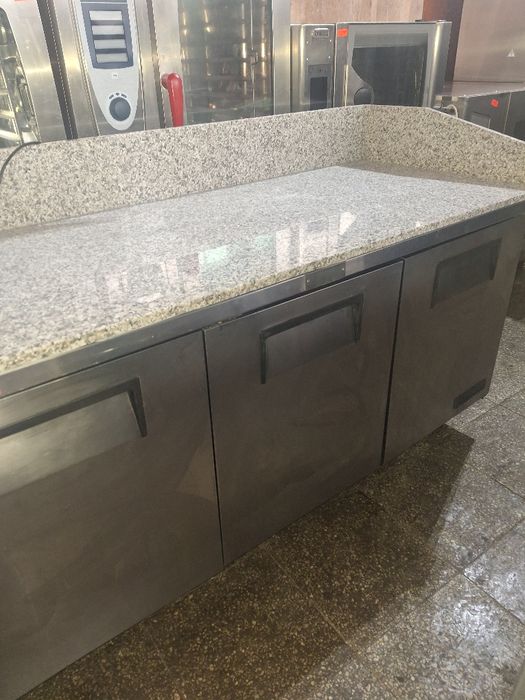 Хладилна маса за пица TRUE USA