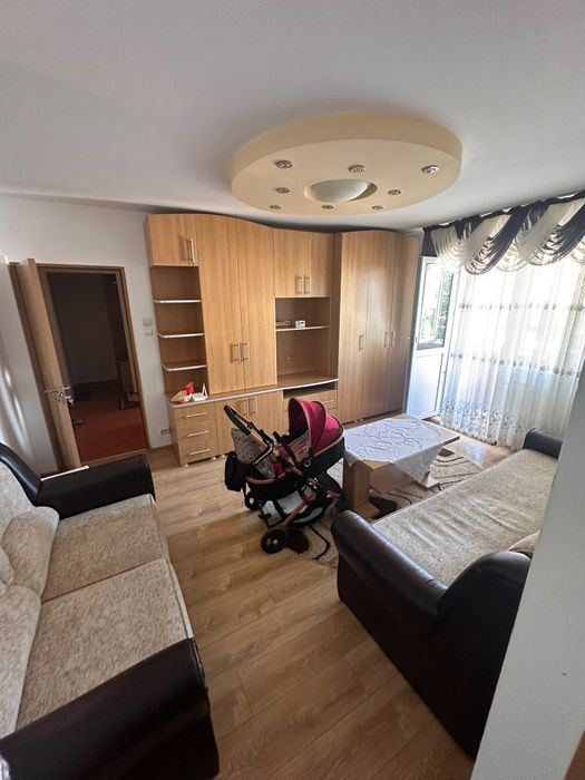 Inchiriez apartament 2 camere Zărnești- Grui