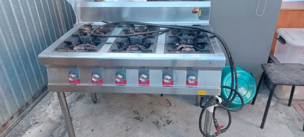 Газовая плита на 6 комфорок
