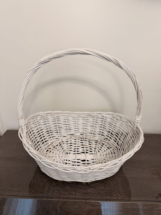 Продам корзину плетенную