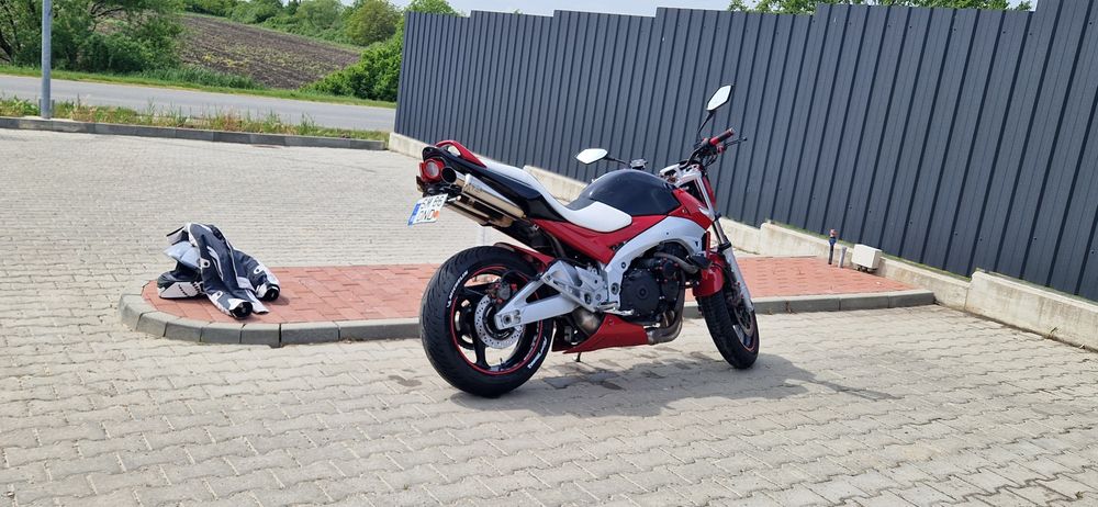 Vand sau schimb Suzuki GSR 600U