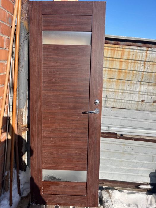 Двери межкомнатные б/у, недорого продам.