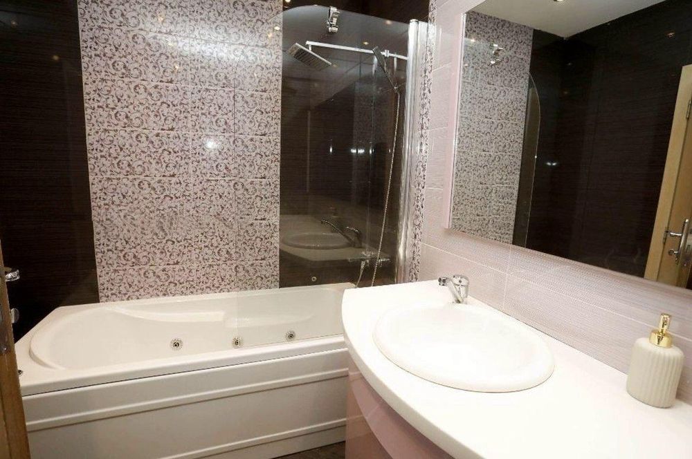 Дава се под наем Четиристаен апартамент в София, Кръстова вада - 150 кв.м за 1300 € - Снимка #7