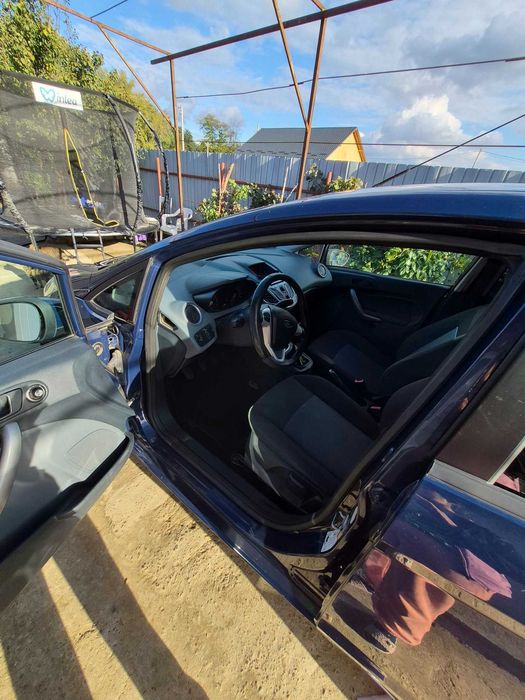 Ford fiesta mașină