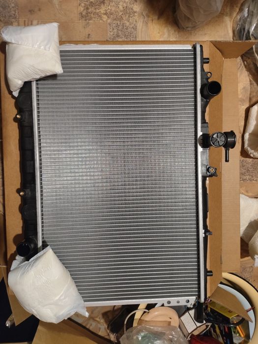 Радиатор охлаждения Мазда переходка 626