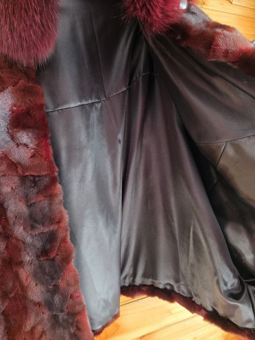 Haina blană VIZON & VULPE – Model Fluture, NOUĂ (Nepurtată)
​Descriere