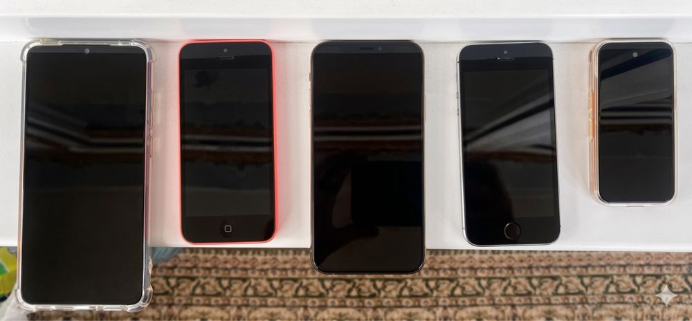 Телефоны Apple одним лотом