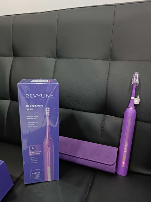 Электрическая звуковая зубная щётка Revyline RL 070 сенсорный