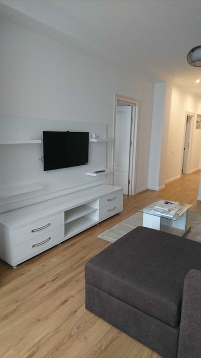 Inchiriez apartament 2  sau 3 camere