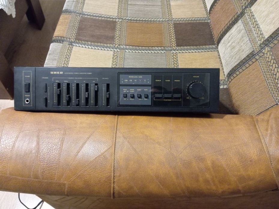 Amplificator UHER