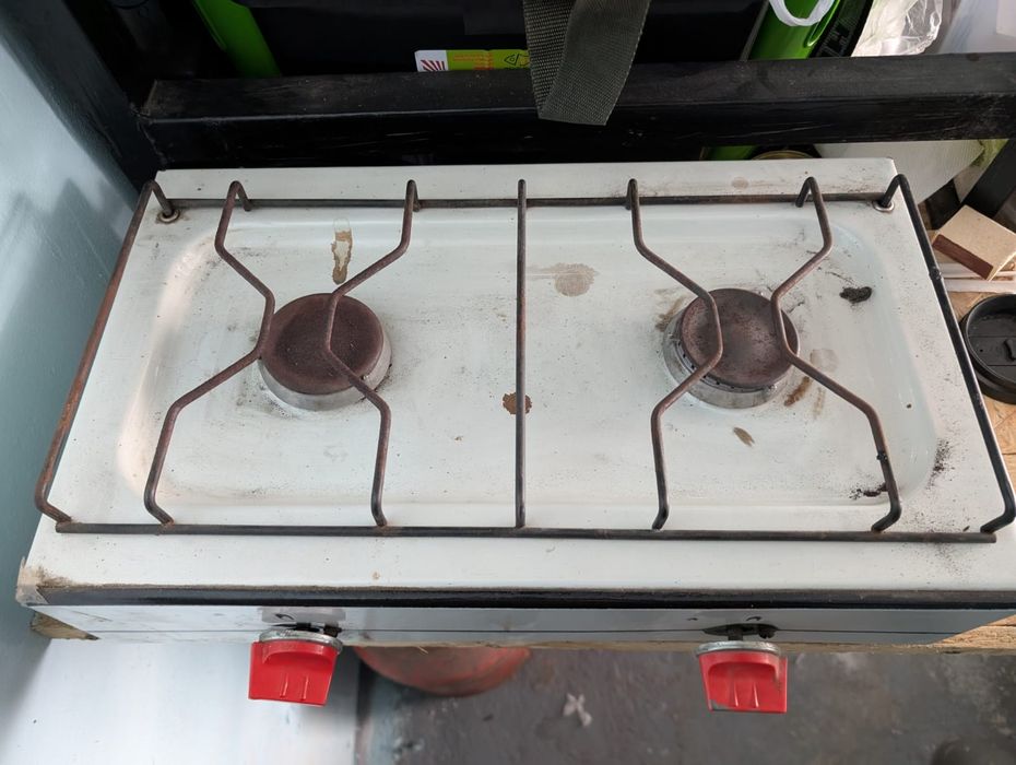 Продам газовую плиту с газбалконом