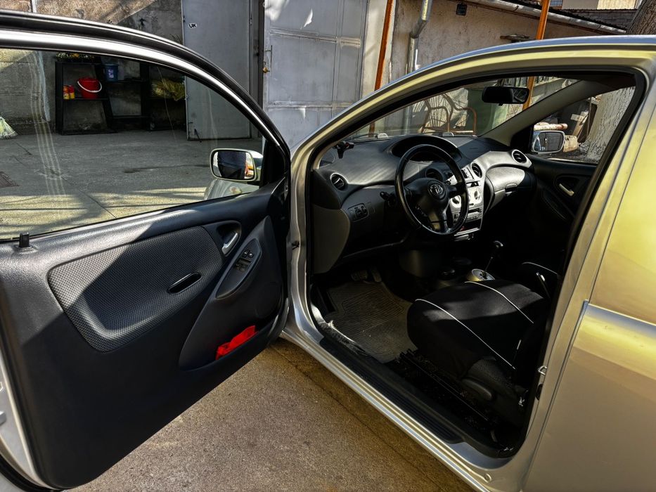 Toyota Yaris 2004