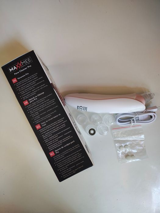 Aparat de curatare faciala. MaxxMee Pore Cleaner Pro.