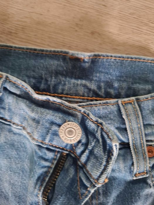 Blugi Levis barbati