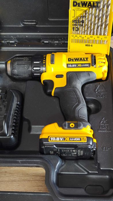 DEWALT DCD710 с комплект + битвое и свредла