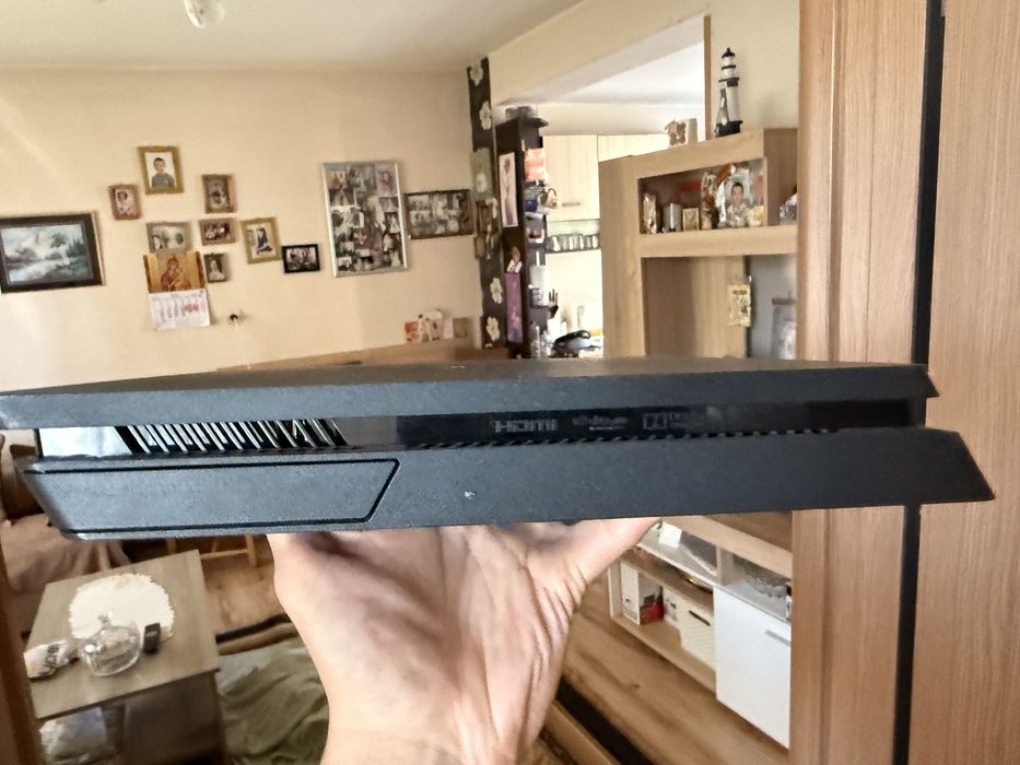 Playstation 4 на 1 година