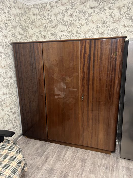 Шкаф б/у, винтажный.