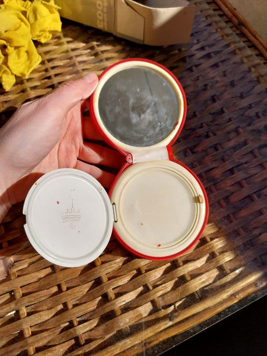 Стара пудриера - нова