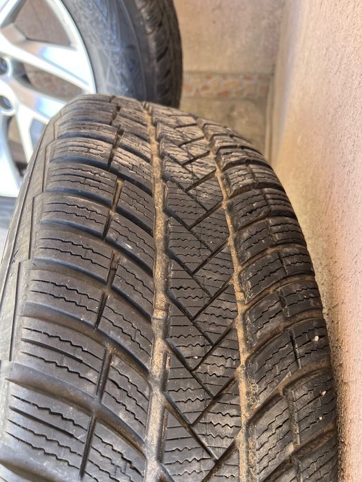 Оригинални Honda джанти R17 7J, със зимни гуми Vredestein 225/65/17