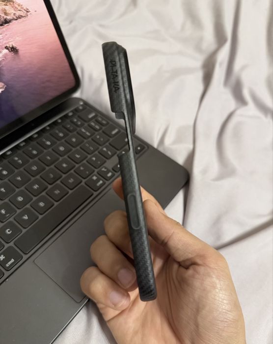 Чехлы Pitaka iPhone 17 Pro