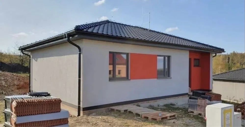 Vindem case modulare pe structură metalică