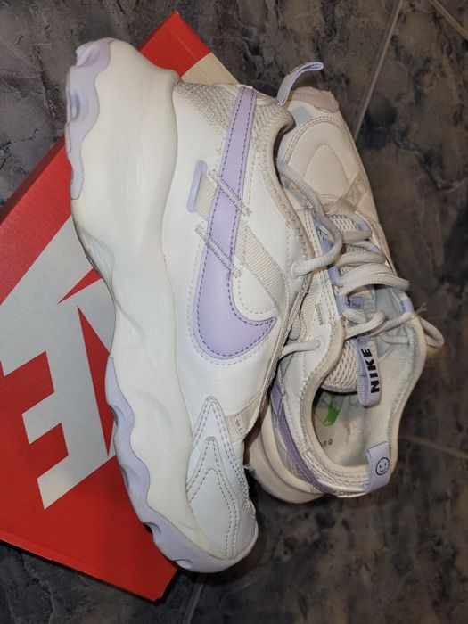 Nike marimea 36.5      2 purtari