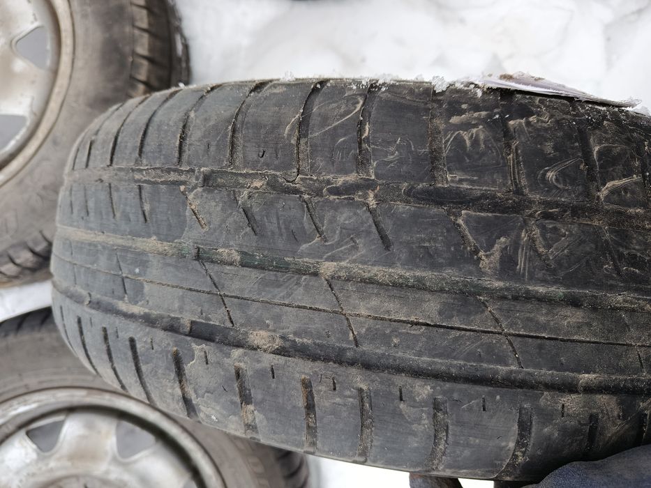 Продам летнюю резину с дисками