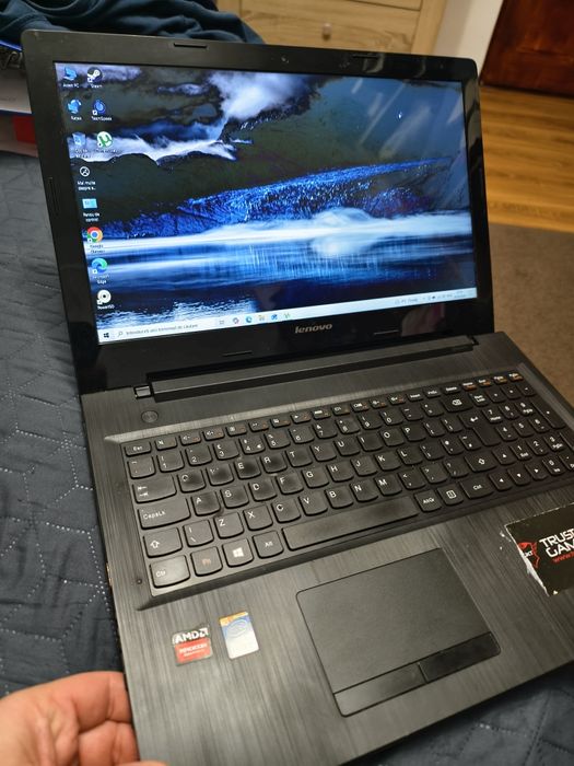 Laptop Lenovo G50-80 GPU dedicat Radeon R5 2gb