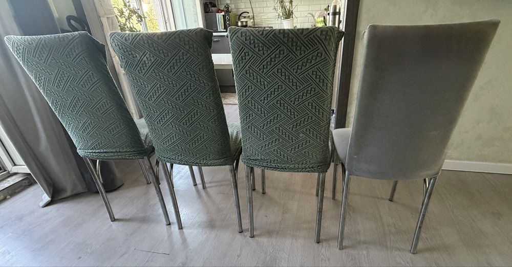 Продам кухонный стол и 4 стула