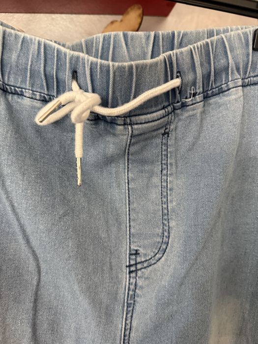 Vand blugi marime mare 4xl.  30 lei