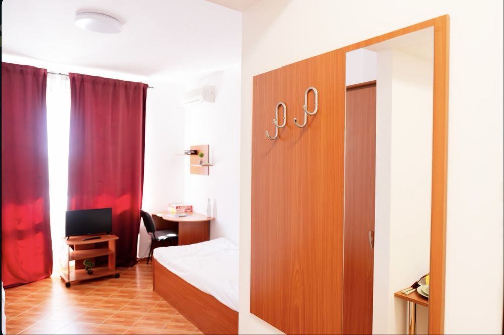 Închiriez studio west gate urgent!