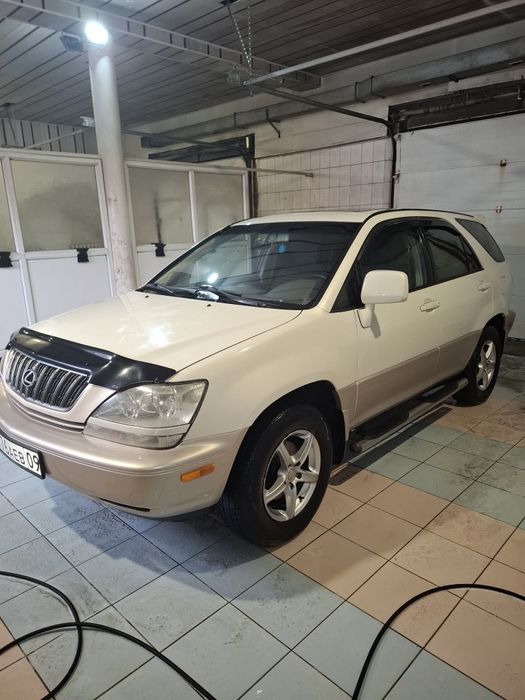 Продам хорошую машину