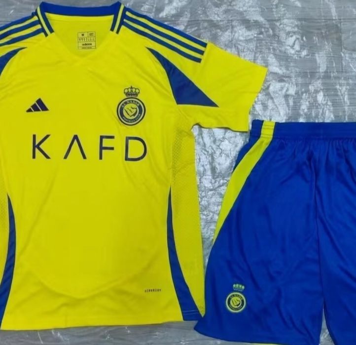 Продам футбольную форму