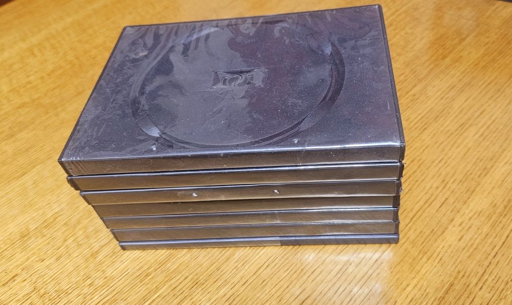 Боксы / коробочки для дисков
