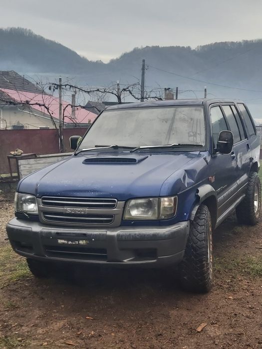 ISUZU Unknown Model 2002 — imagine 2