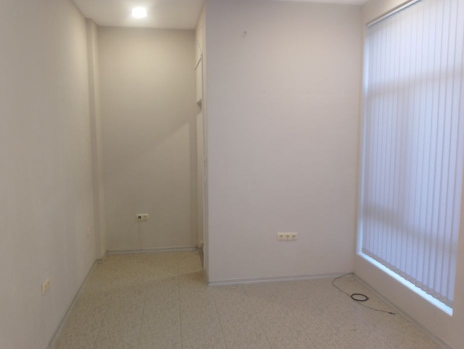 Дава се под наем Офис в Благоевград, Идеален център - 19 кв.м за 178.5 € - Снимка #3