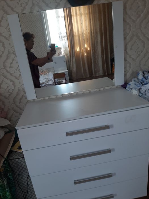 Продам спальный гарнитур