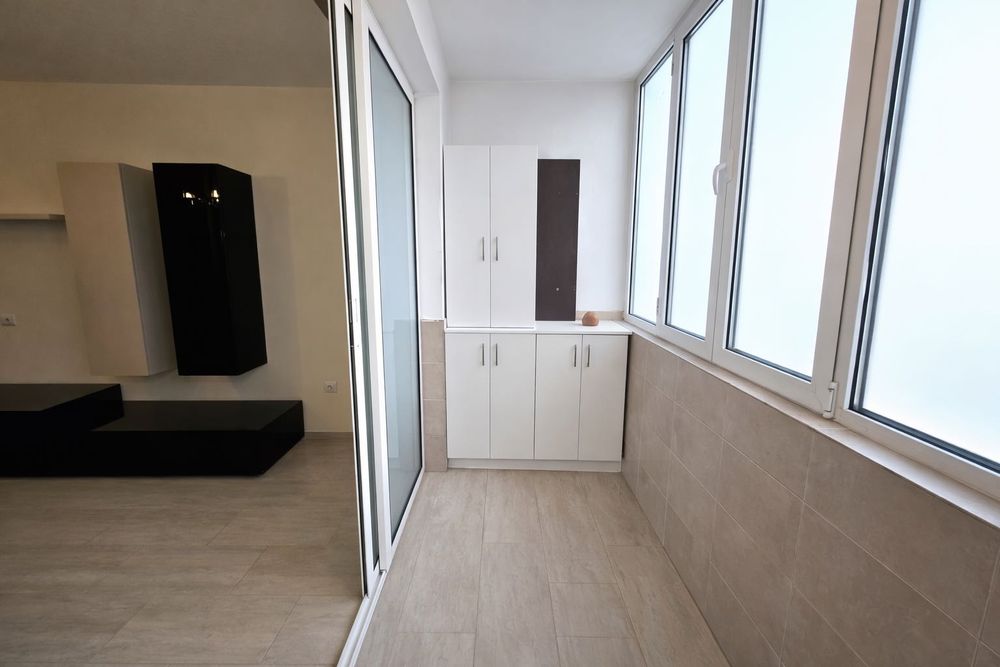 Луксозен тристаен апартамент под наем – 120 кв.м