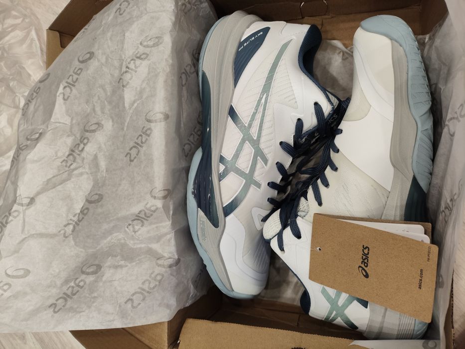 Продам кроссовки asics