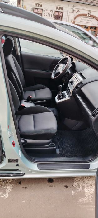 Vând Mazda 5 an 2006