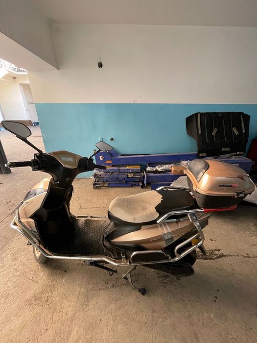 Elektron skuter sotiladi