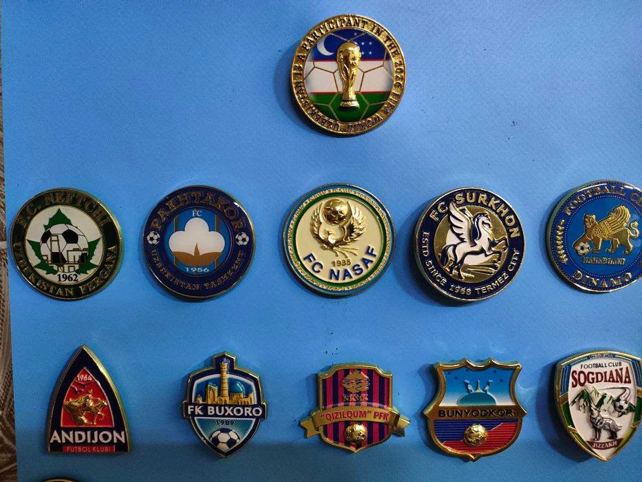 значки футбольных клубов для болельщиков