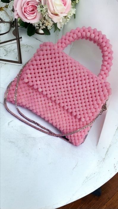 Xrustal va durdan yasalgan sumkalar