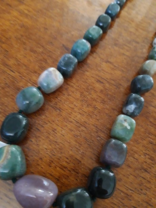 Колье из натуральных камней